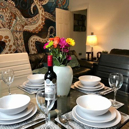 Stylish 3 Bedroom House Only 5 Mins From M6/M58 Уиган Экстерьер фото