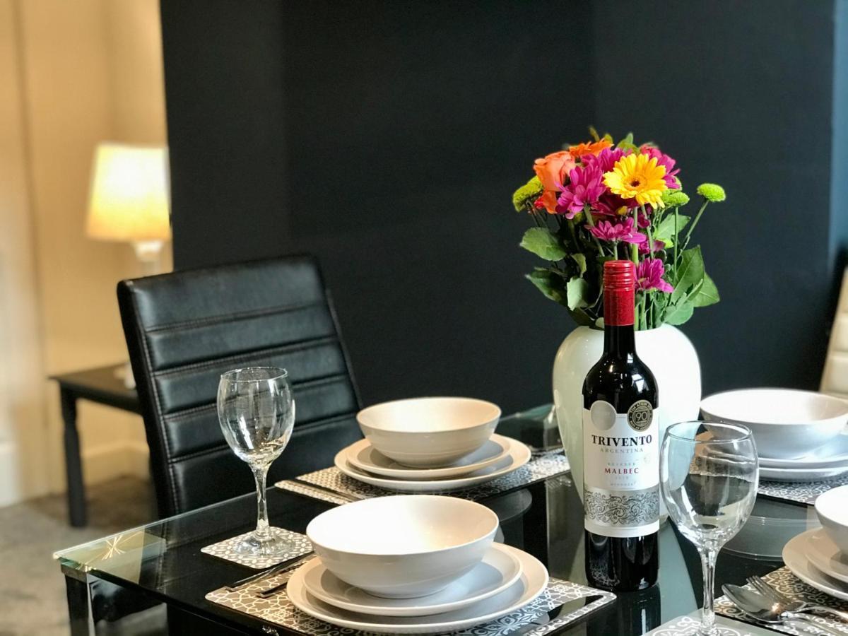Stylish 3 Bedroom House Only 5 Mins From M6/M58 Уиган Экстерьер фото