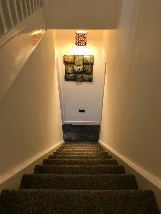 Stylish 3 Bedroom House Only 5 Mins From M6/M58 Уиган Экстерьер фото